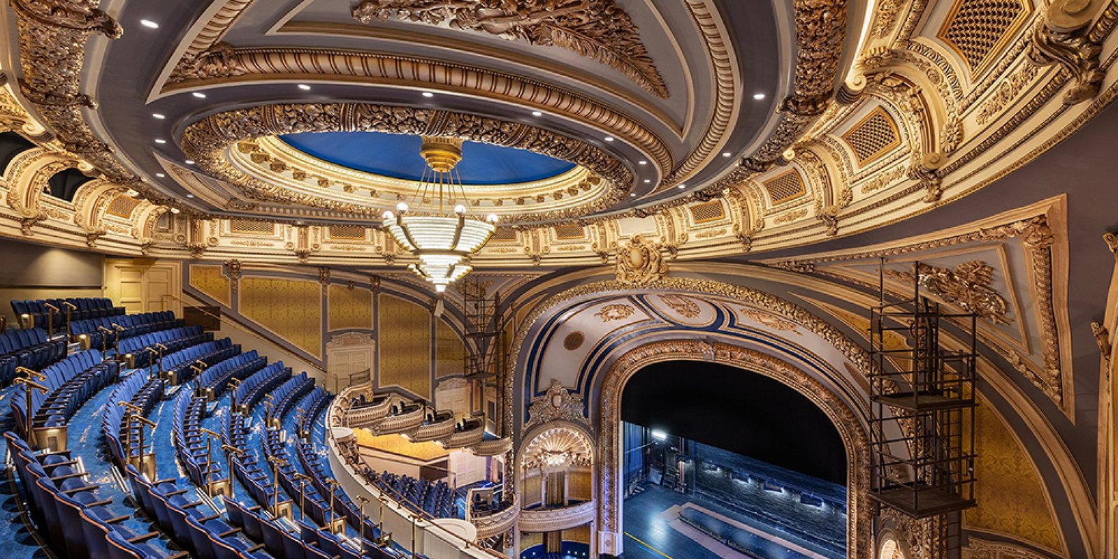 04_Palace-Theatre_Restored-dome-and-new-chandelier